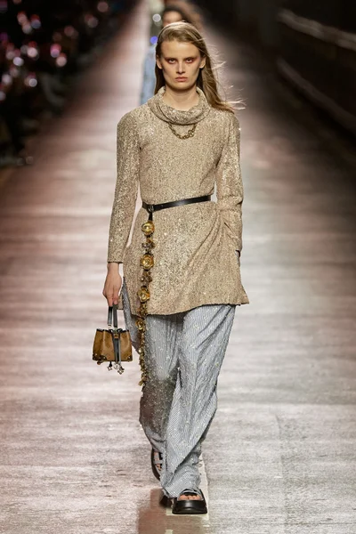 Look 43